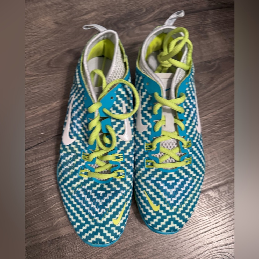 Nike Blue and Green Patterned Sneakers